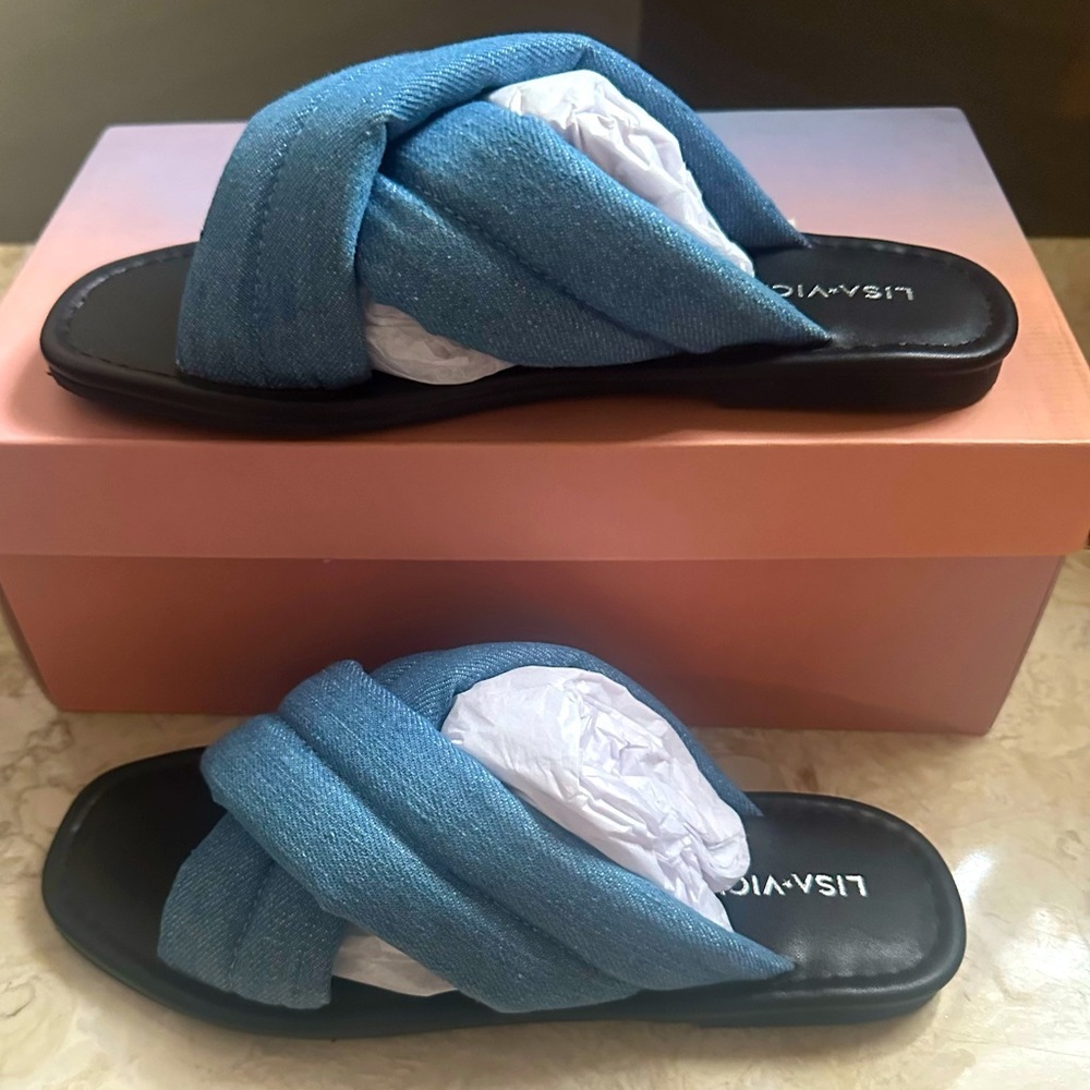 ☀️SUMMER SALE ☀️ Lisa Vicky Blue Crisscross Chambray Sandals 6.5 NWT